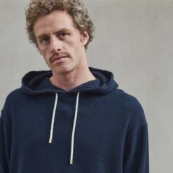Le Sweatshirt À Capuche En Interlock(Navy Hooded Sweatshirt In Interlock) -Rivieras Boutique rivieras clothes hoodie navy SAINTMALO CL05
